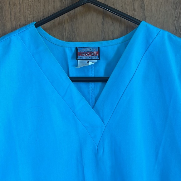 Authentic Cherokee workwear, size, medium Bluish in color - Picture 4 of 5